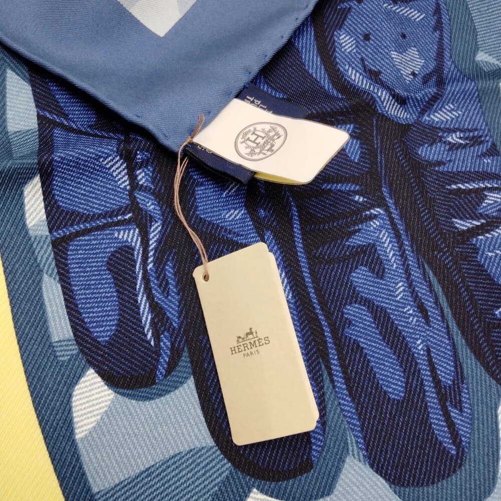 Authentic Hermes Carre 90 Beaute Composee Navy Blue Scarf mn696-121325 - Picture 6 of 9